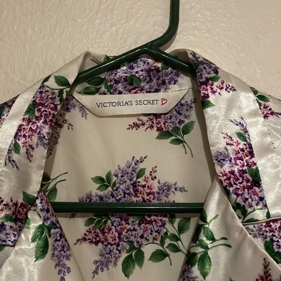 VICTORIA’S SECRET Satin Shirt - Picture 2 of 5